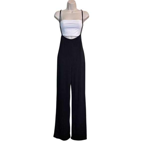 Boohoo Black Jumpsuit with Wide-Leg Silhouette Size 6 - Picture 2 of 9